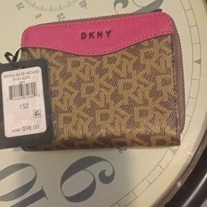 DKNY woman's brand new wallet